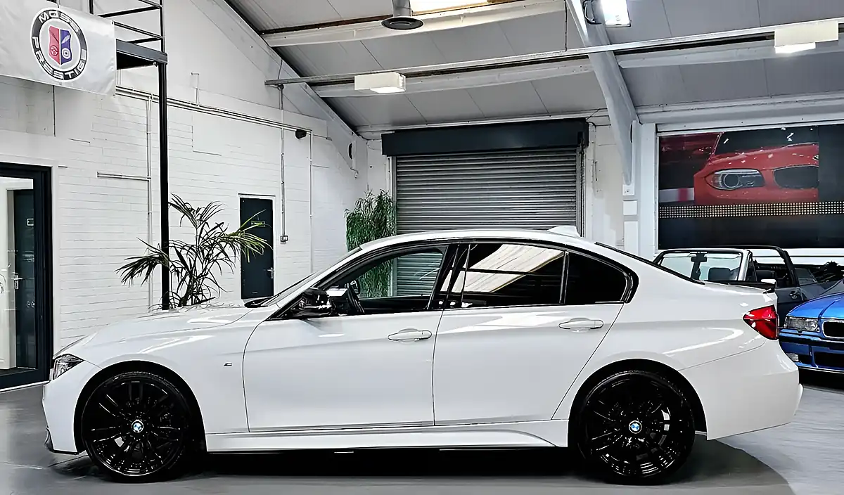 Used 2017 BMW 3 Series M Sport White - Interior and Exterior details 6