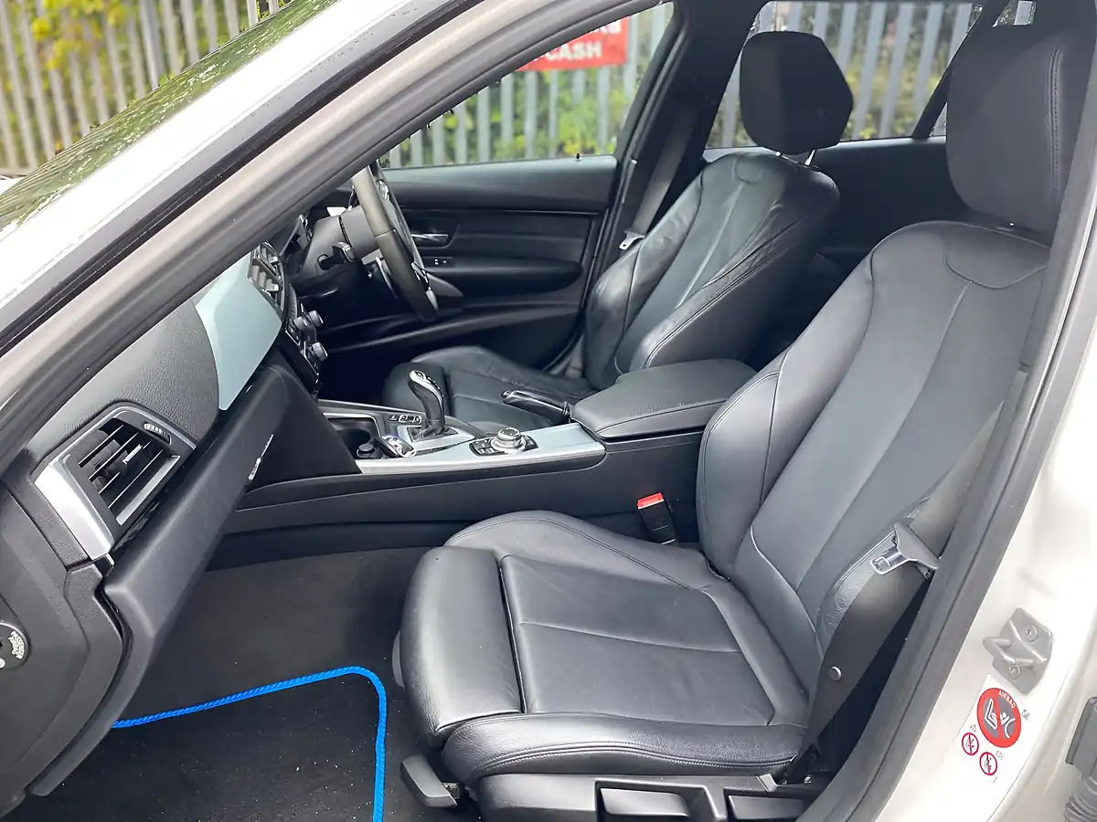 Used 2017 BMW 3 Series M Sport White - Interior and Exterior details 13