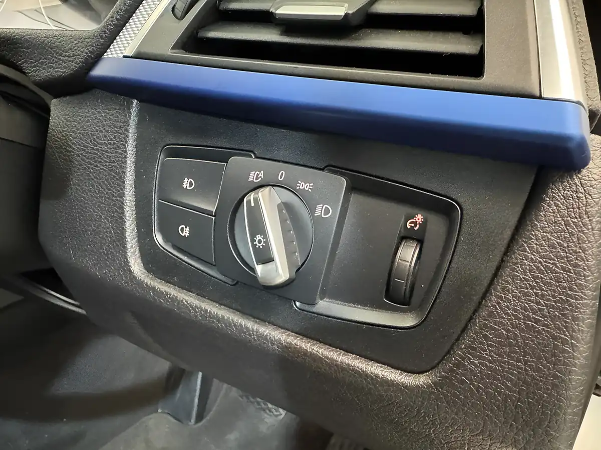 Used 2017 BMW 3 Series M Sport White - Interior and Exterior details 12
