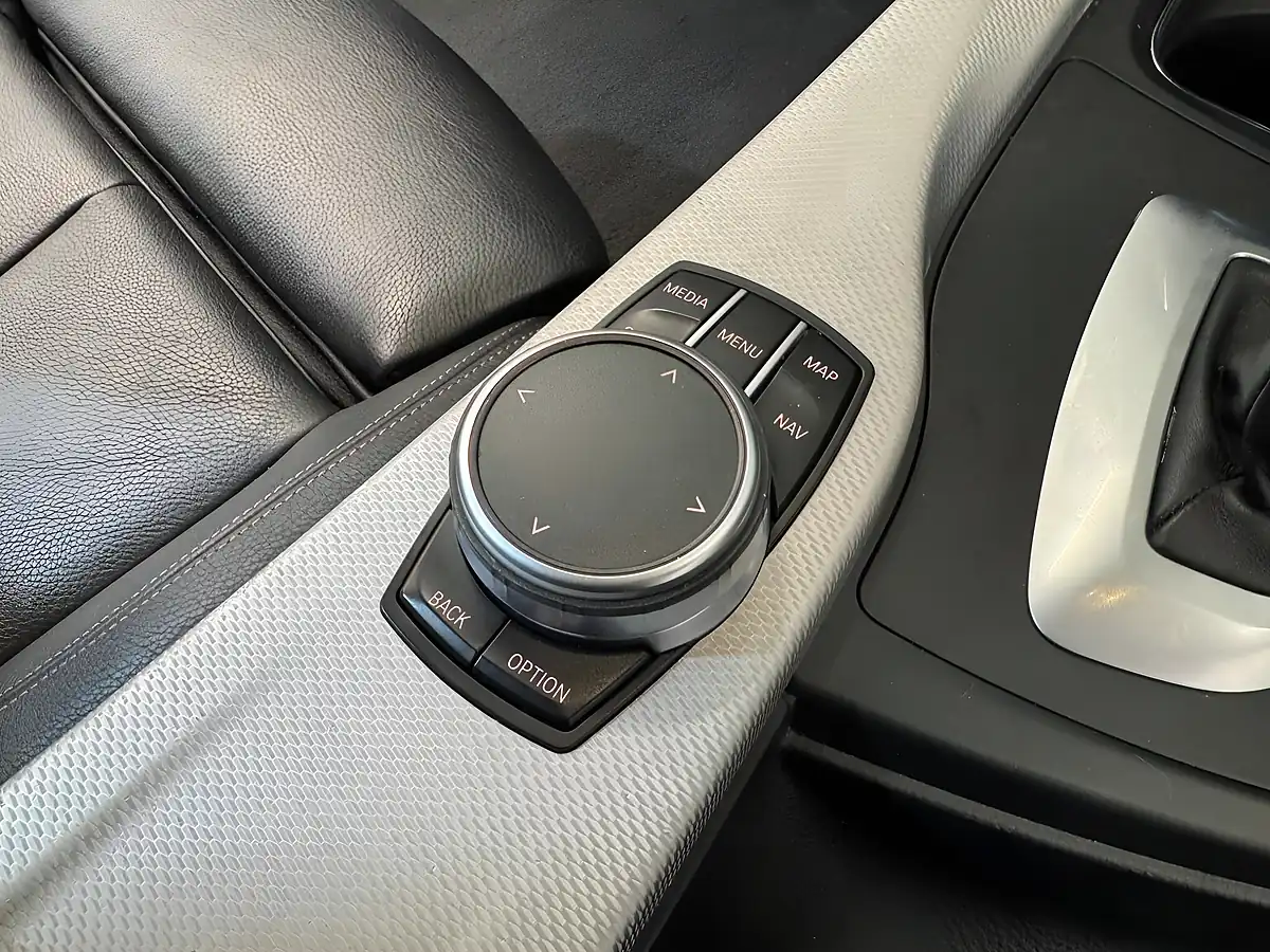 Used 2017 BMW 3 Series M Sport White - Interior and Exterior details 15