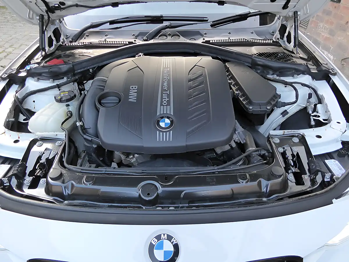 Used 2017 BMW 3 Series M Sport White - Interior and Exterior details 10