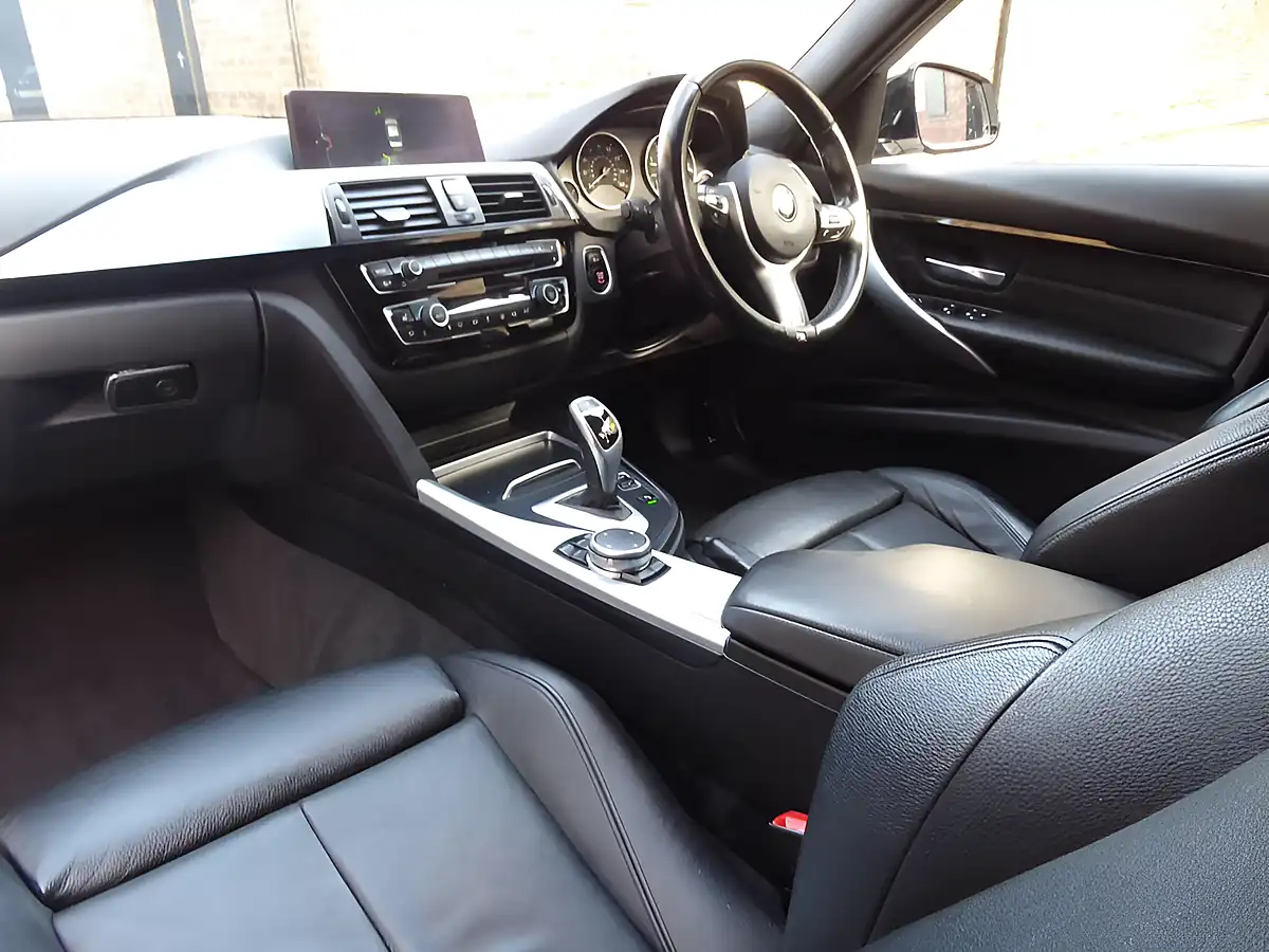 Used 2017 BMW 3 Series M Sport White - Interior and Exterior details 11
