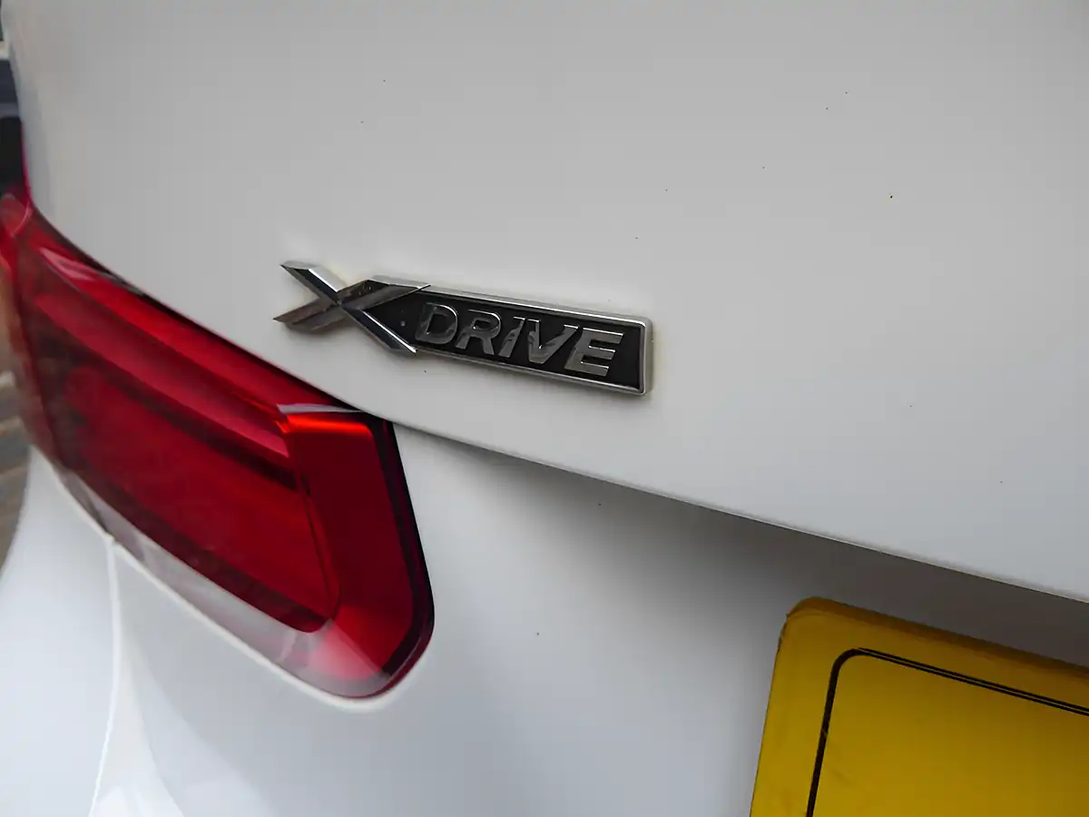 Used 2017 BMW 3 Series M Sport White - Interior and Exterior details 19