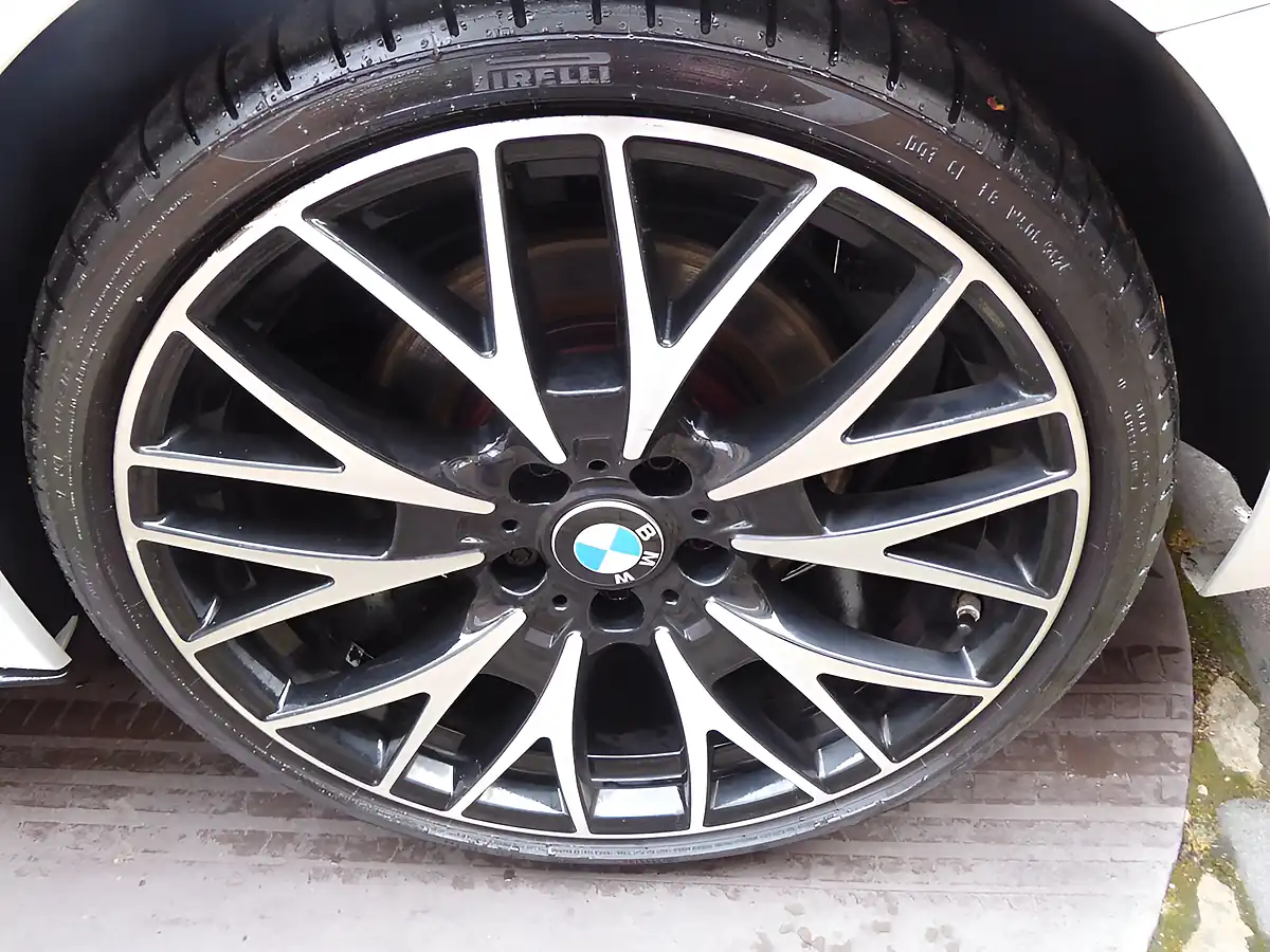 Used 2017 BMW 3 Series M Sport White - Interior and Exterior details 9