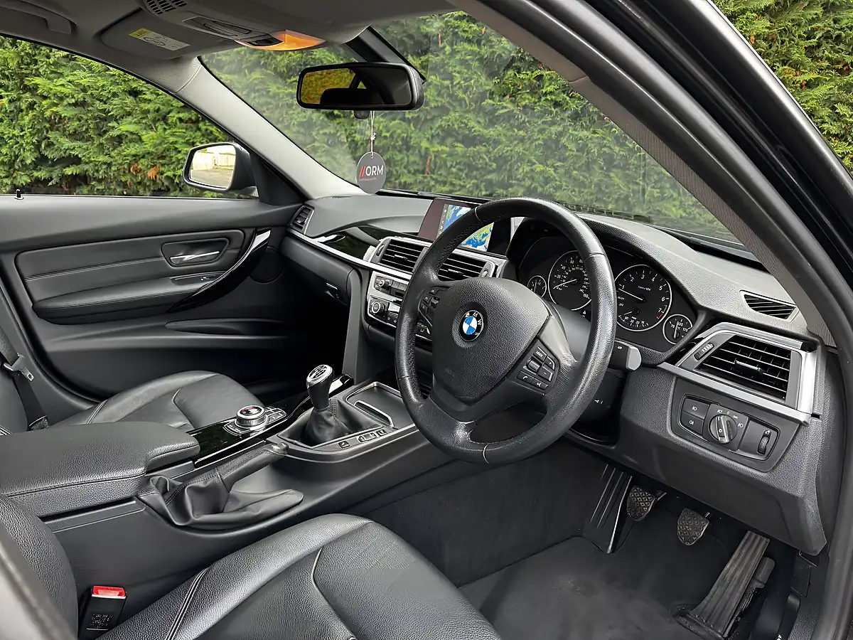 Used 2017 BMW 3 Series Se Black - Interior and Exterior details 11