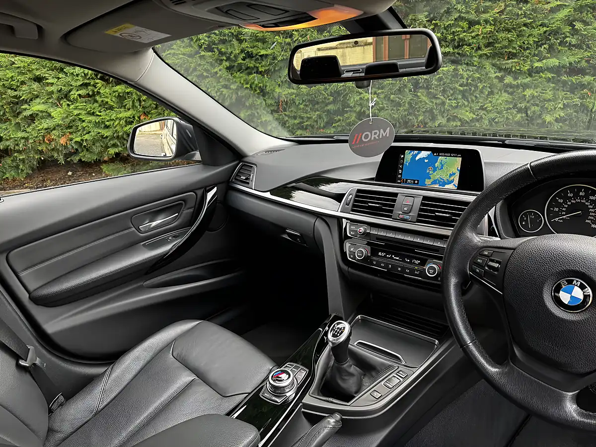 Used 2017 BMW 3 Series Se Black - Interior and Exterior details 14