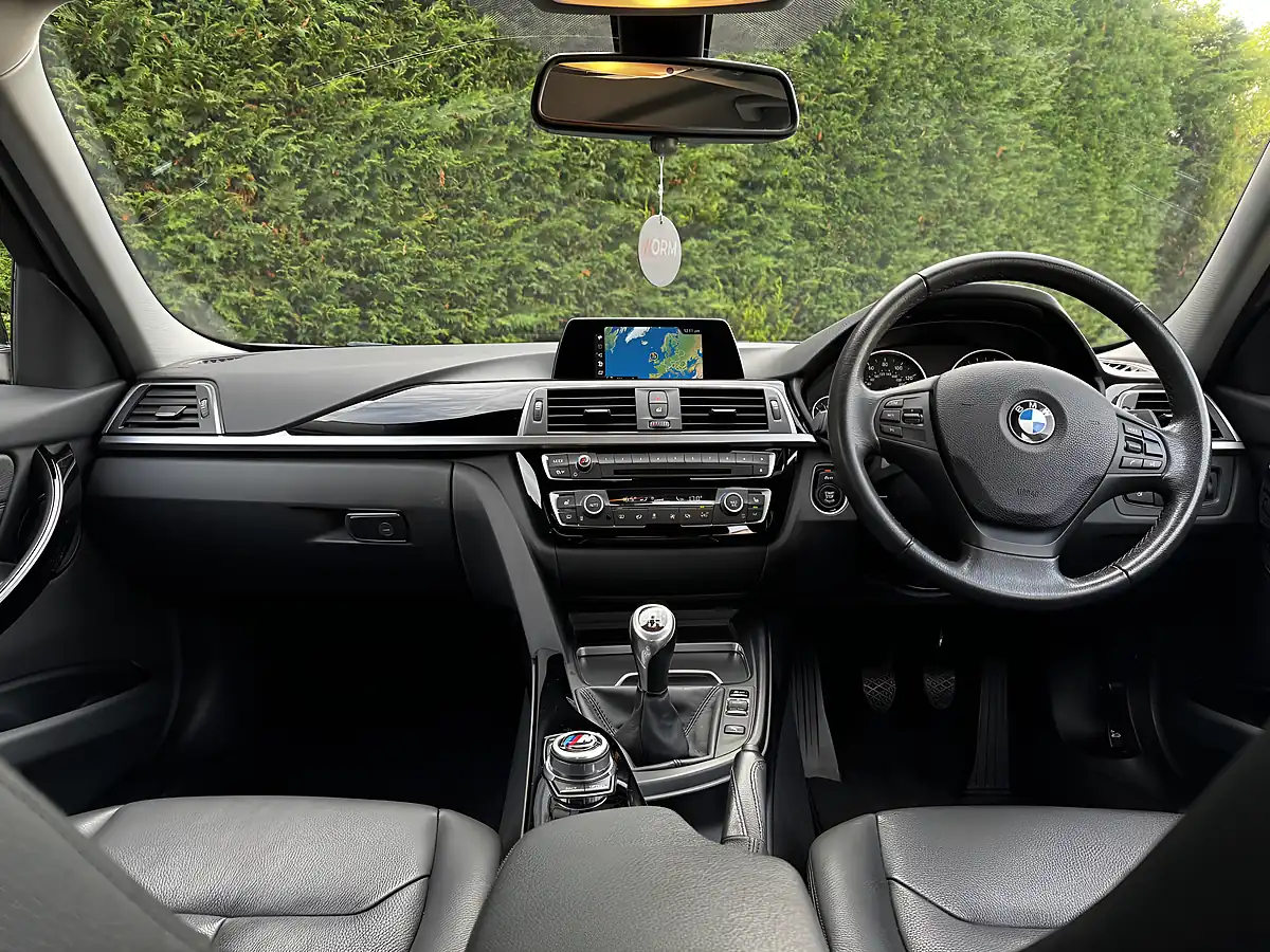 Used 2017 BMW 3 Series Se Black - Interior and Exterior details 16
