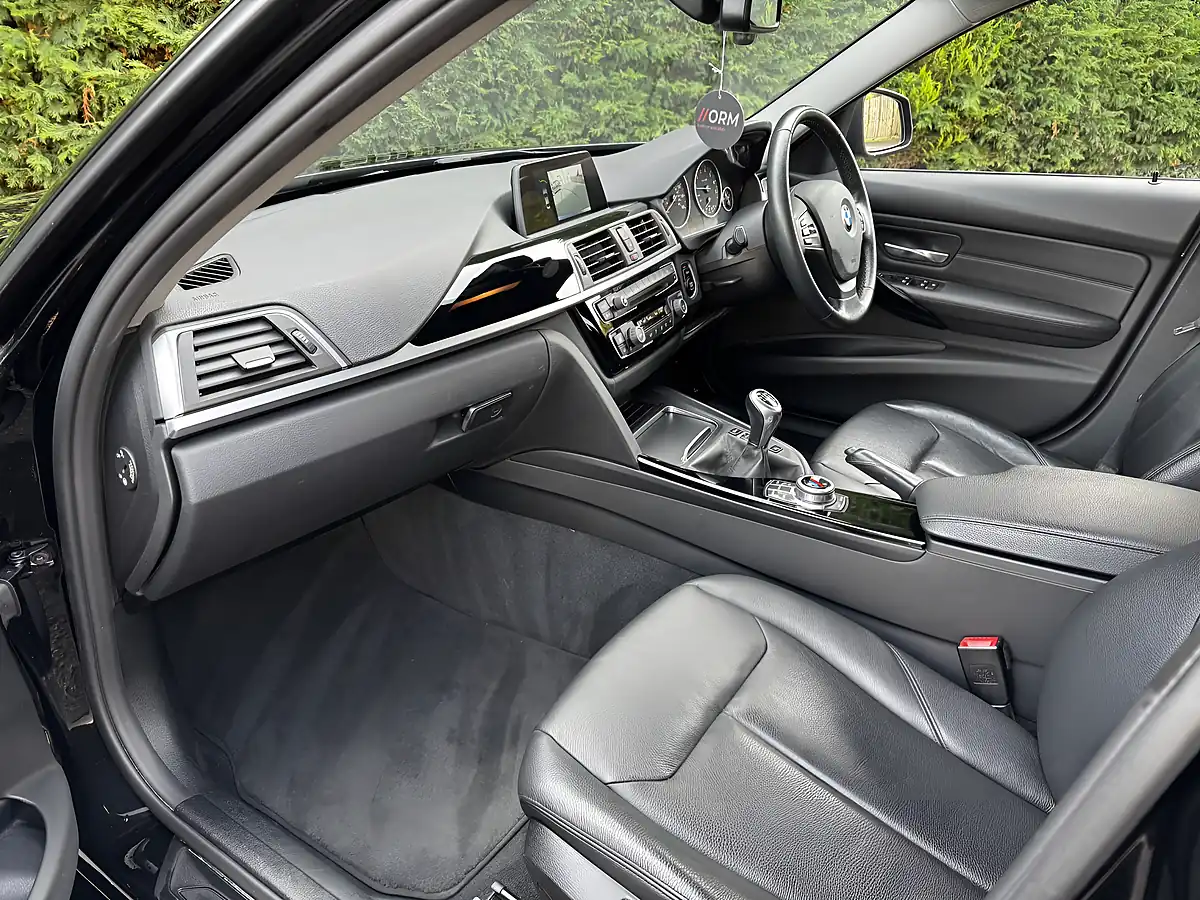Used 2017 BMW 3 Series Se Black - Interior and Exterior details 17
