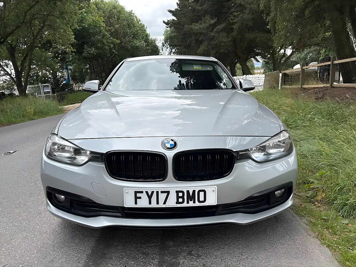 Used 2017 BMW 3 Series Se Silver - Interior and Exterior details 11