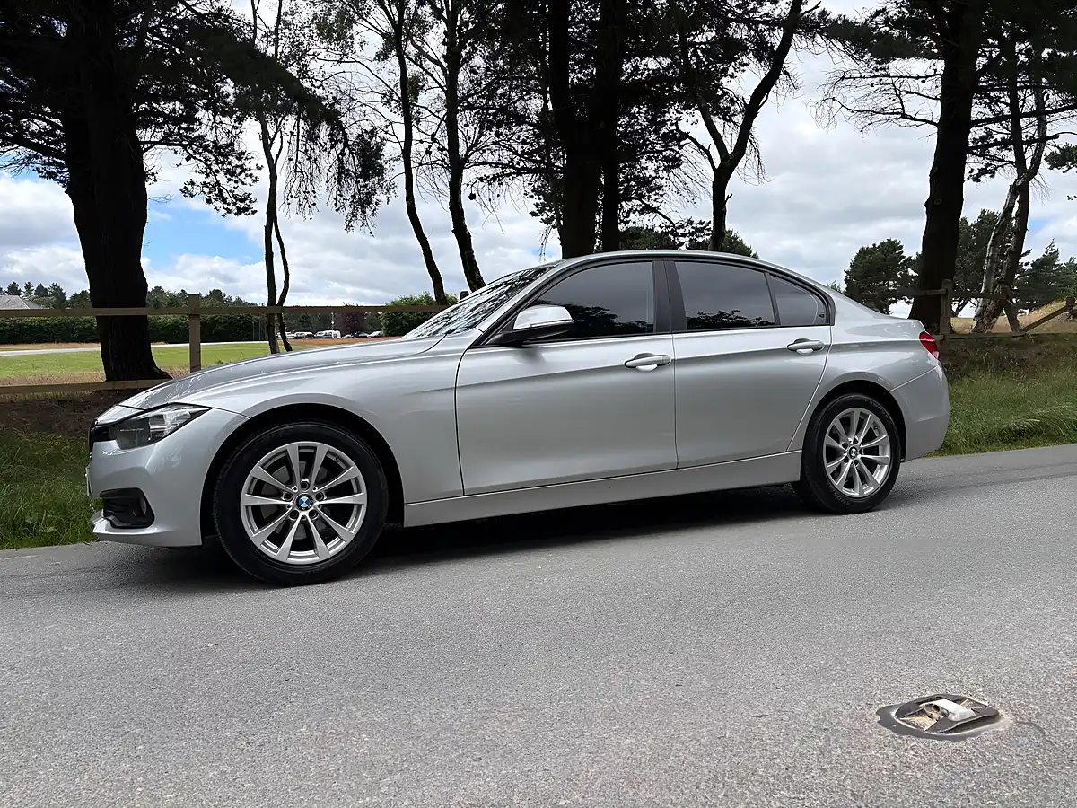 Used 2017 BMW 3 Series Se Silver - Interior and Exterior details 14