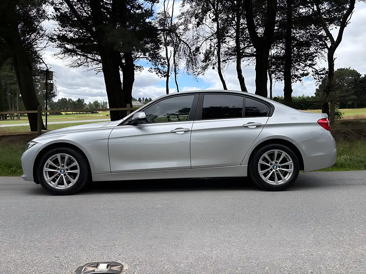 Used 2017 BMW 3 Series Se Silver - Interior and Exterior details 15