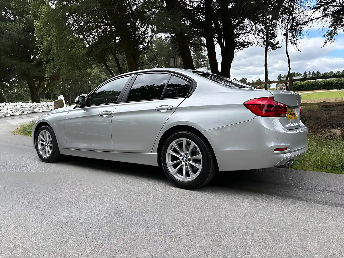 Used 2017 BMW 3 Series Se Silver - Interior and Exterior details 17