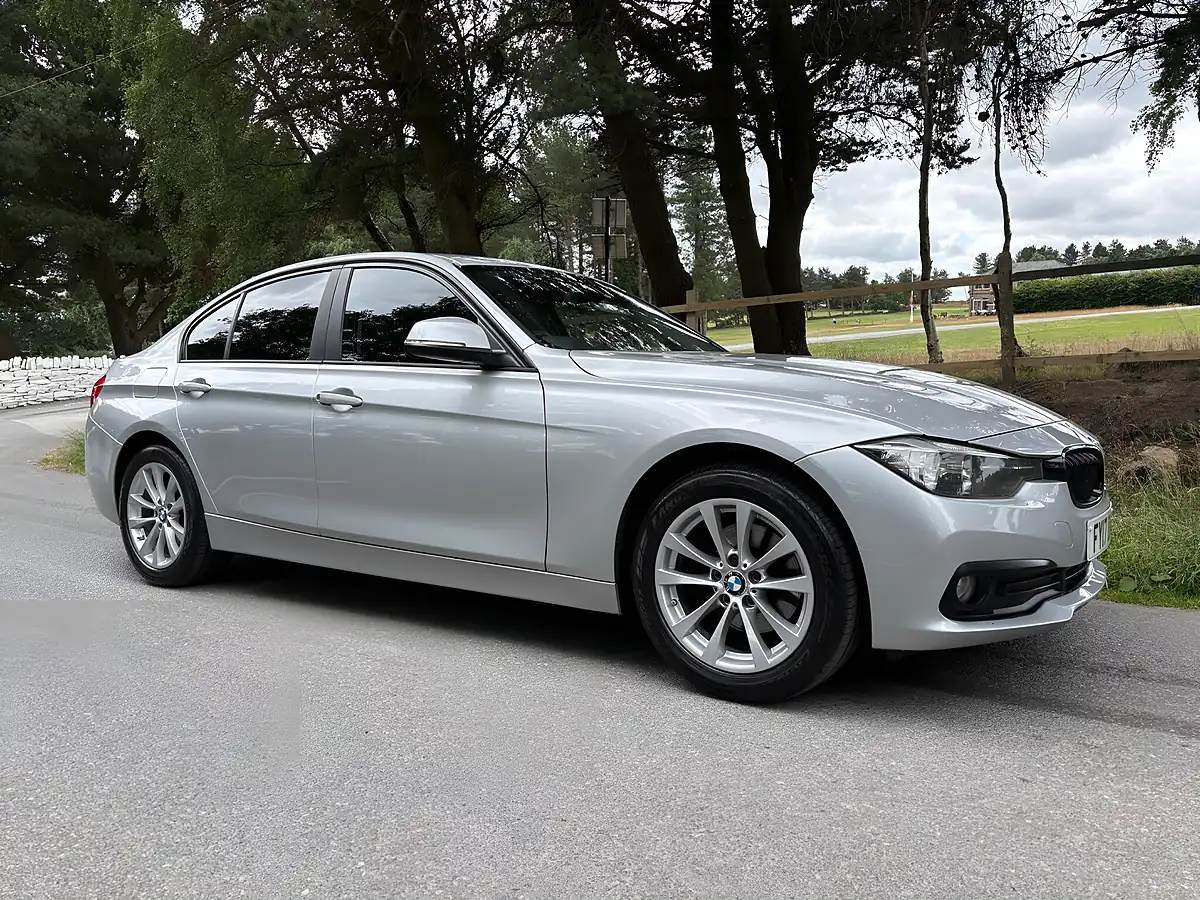 Used 2017 BMW 3 Series Se Silver - Interior and Exterior details 2