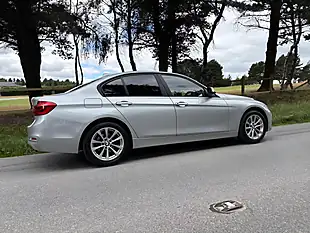 Used 2017 BMW 3 Series Se Silver - Interior and Exterior details 5