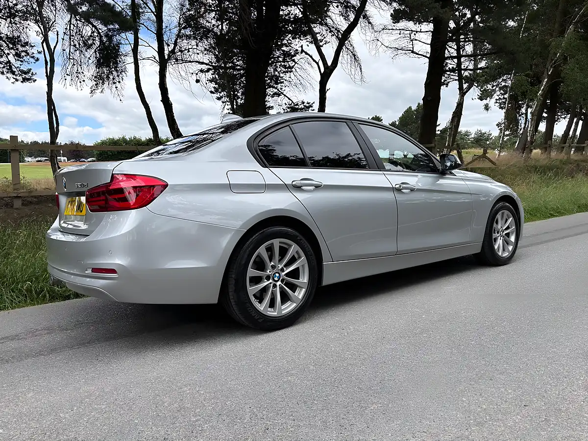 Used 2017 BMW 3 Series Se Silver - Interior and Exterior details 6