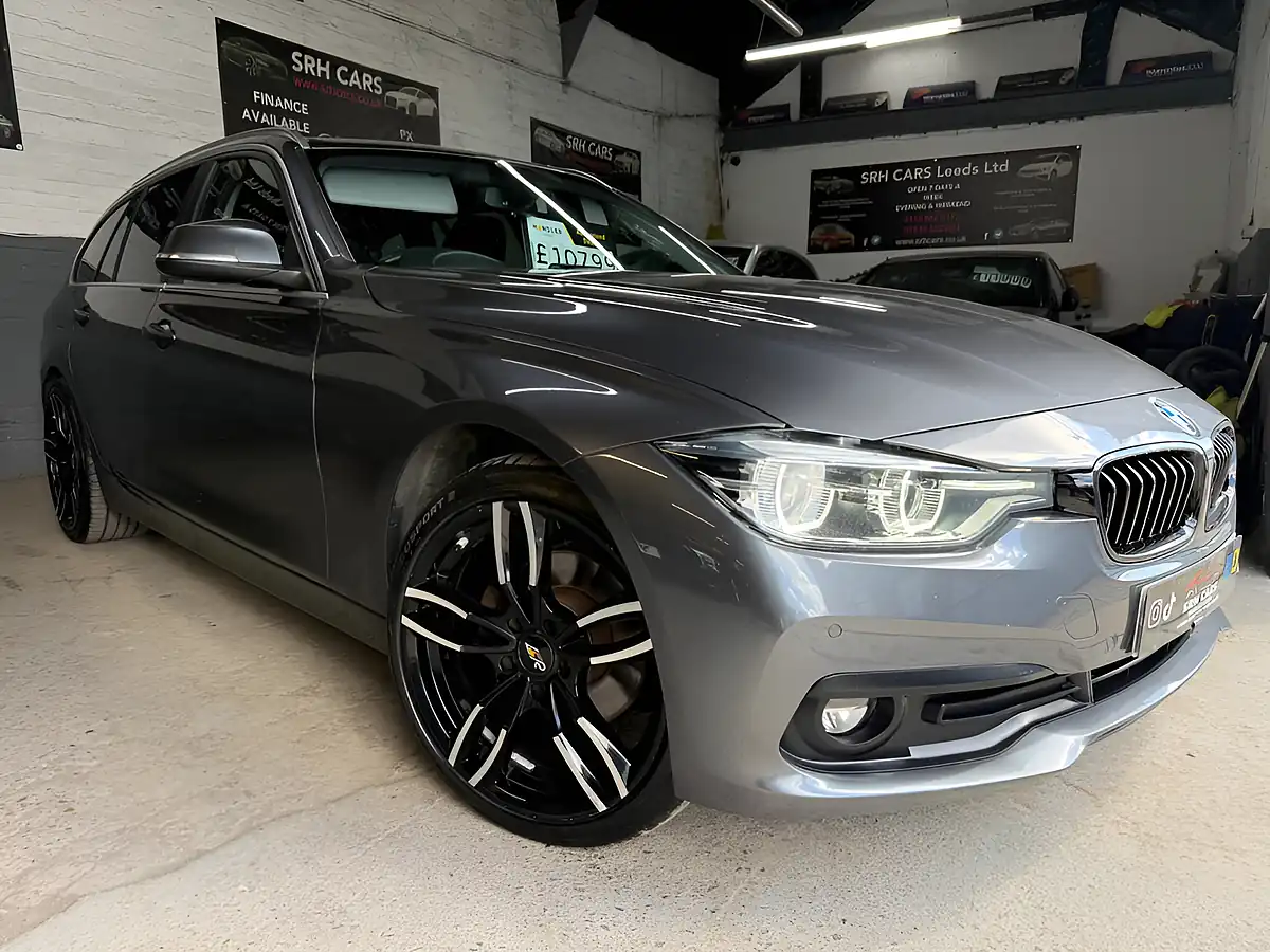 Used 2017 BMW 3 Series Se Touring Grey - Front View