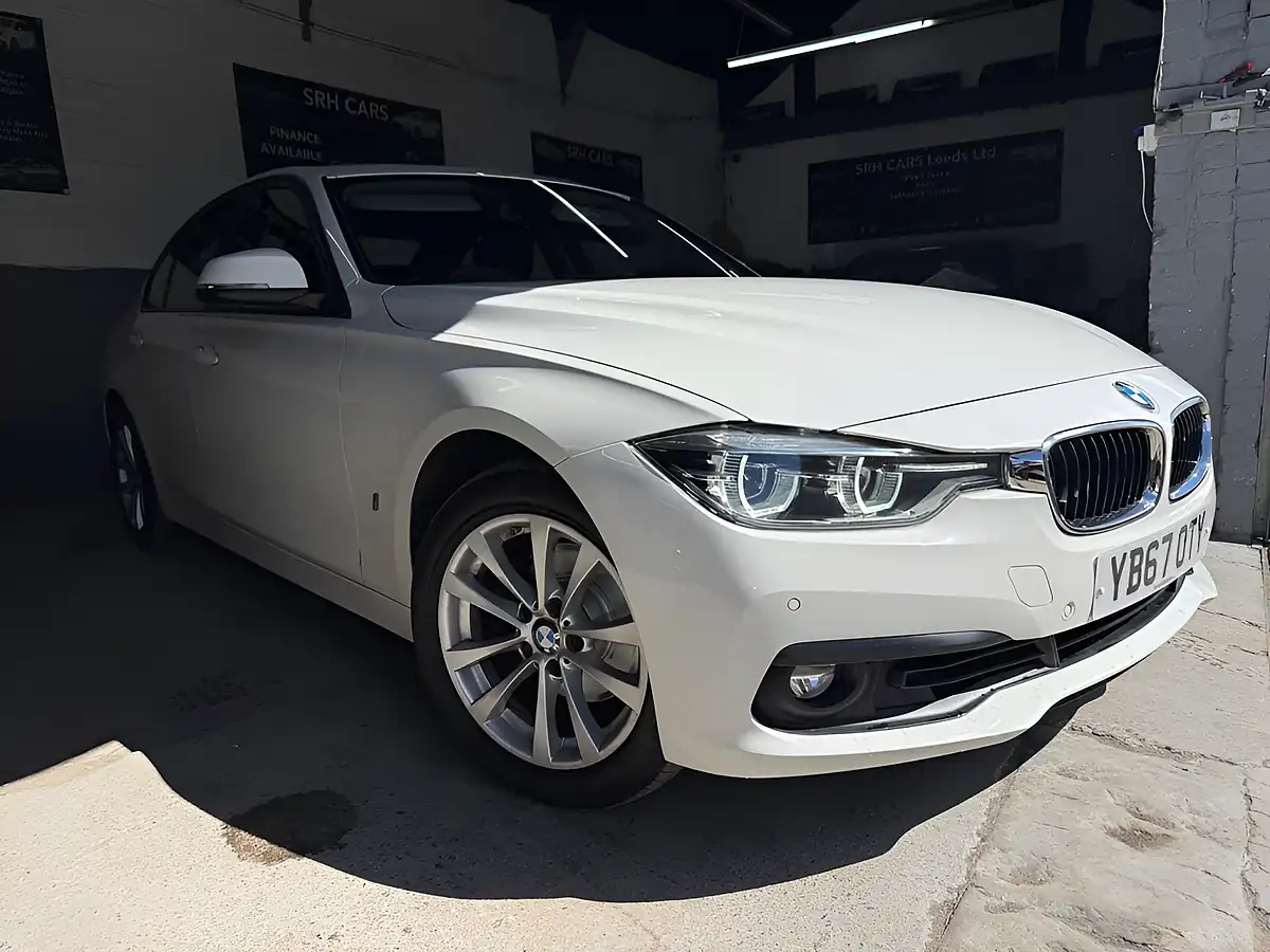Used 2017 BMW 3 Series Se White - Front View