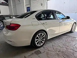 Used 2017 BMW 3 Series Se White - Interior and Exterior details 10