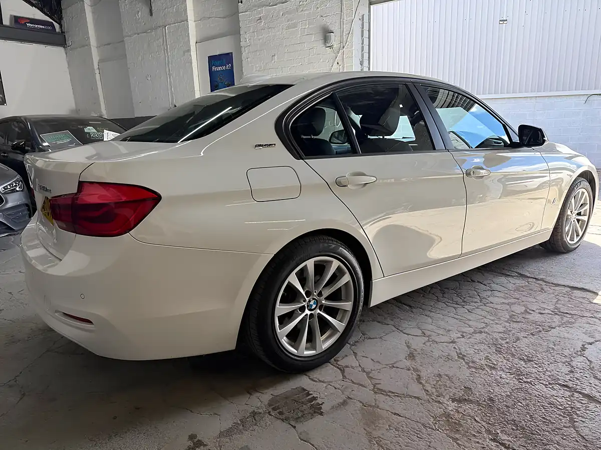 Used 2017 BMW 3 Series Se White - Interior and Exterior details 10