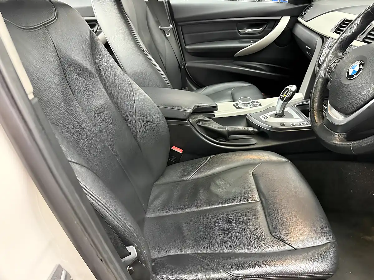 Used 2017 BMW 3 Series Se White - Interior and Exterior details 13