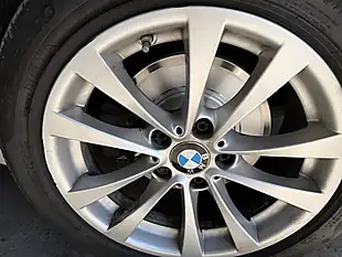 Used 2017 BMW 3 Series Se White - Interior and Exterior details 14