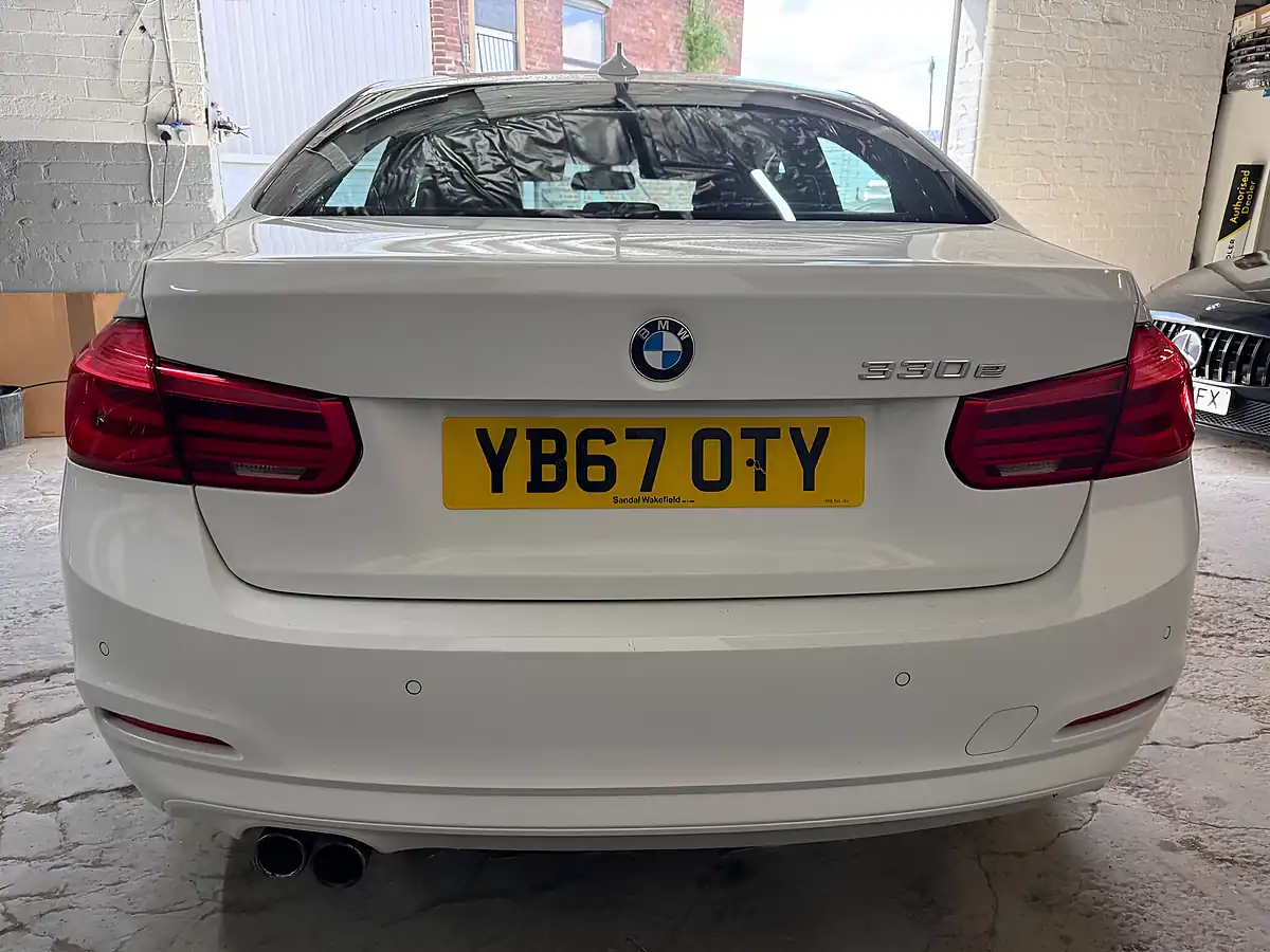 Used 2017 BMW 3 Series Se White - Interior and Exterior details 9
