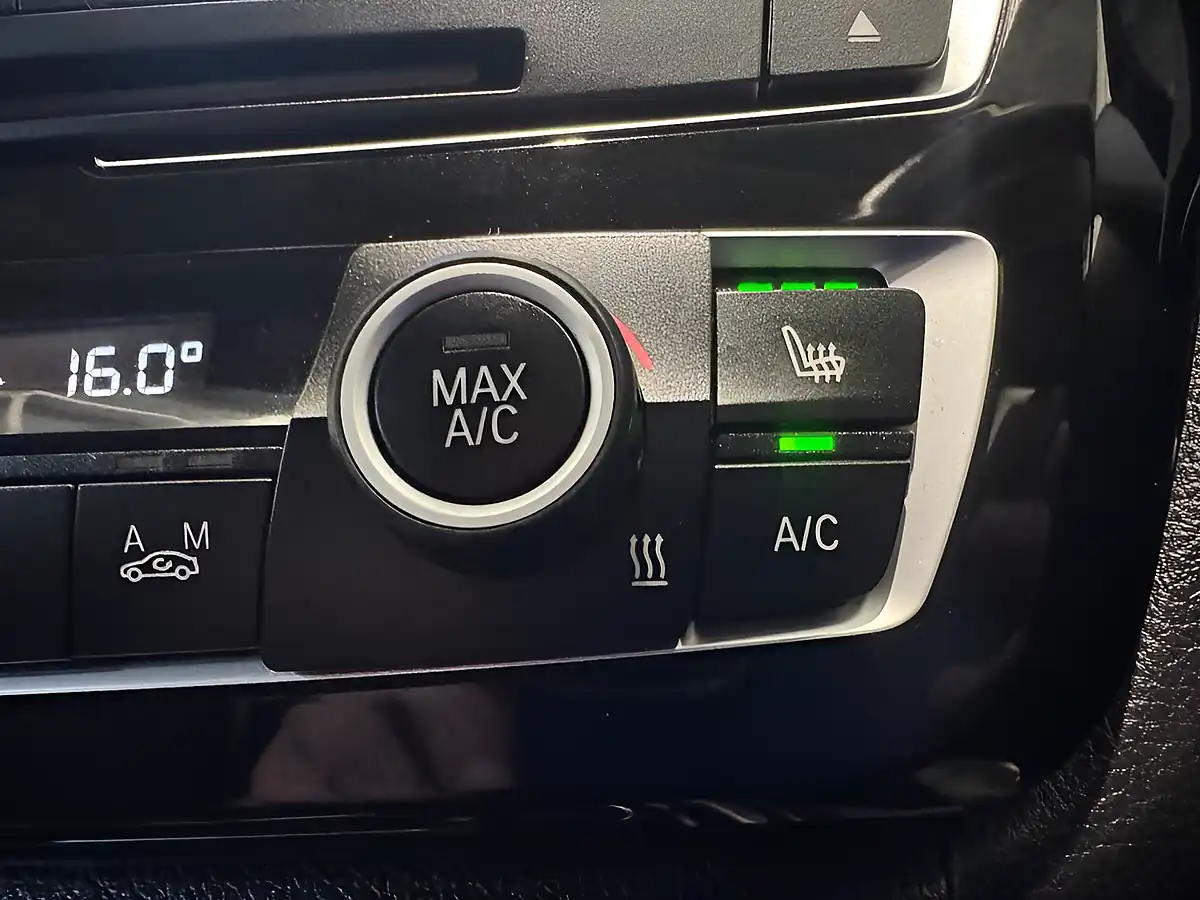Used 2017 BMW 3 Series Sport Blue - Interior and Exterior details 11