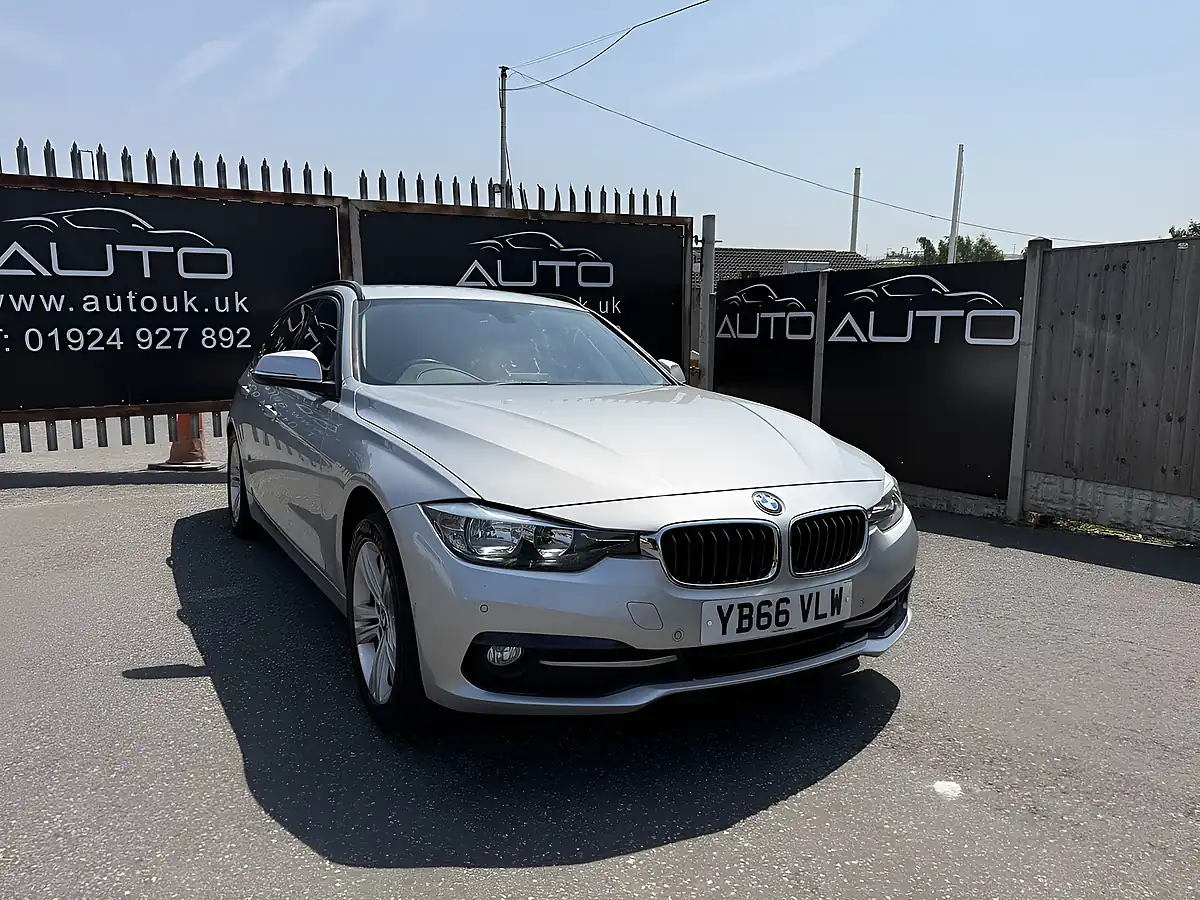 Used 2017 BMW 3 Series Sport Glacier Silver - Front View