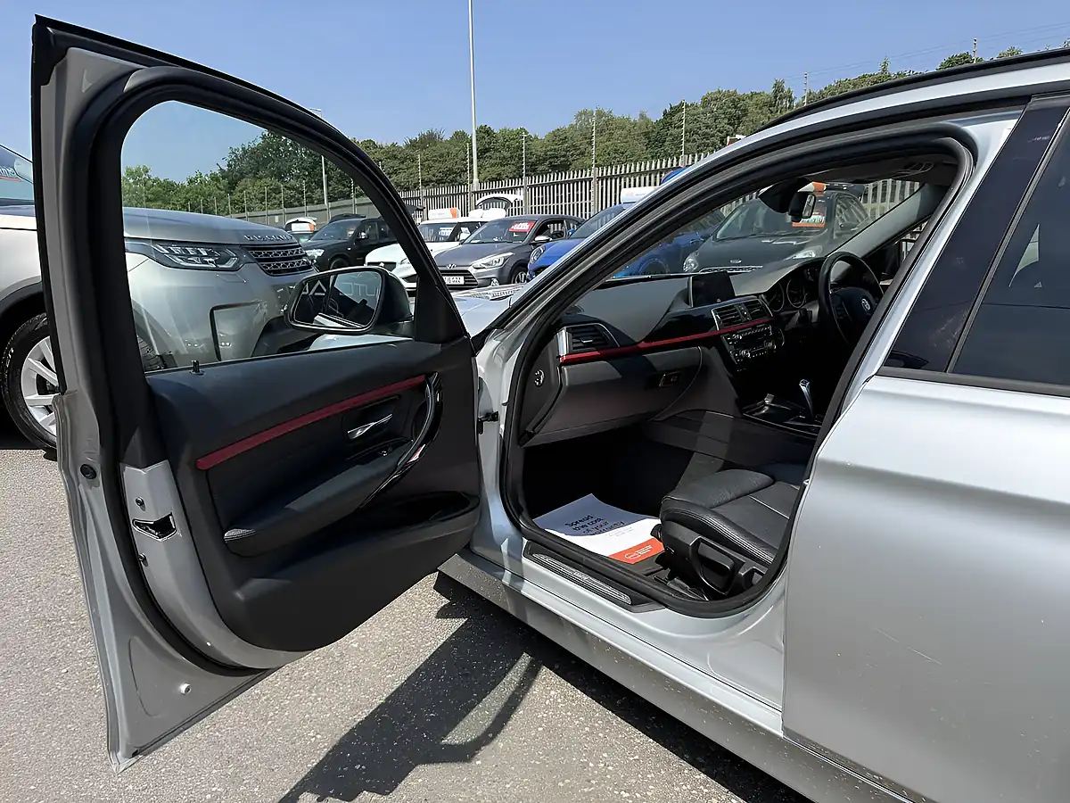 Used 2017 BMW 3 Series Sport Glacier Silver - Interior and Exterior details 18