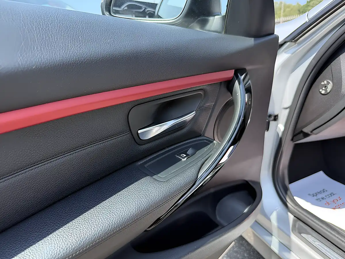 Used 2017 BMW 3 Series Sport Glacier Silver - Interior and Exterior details 19