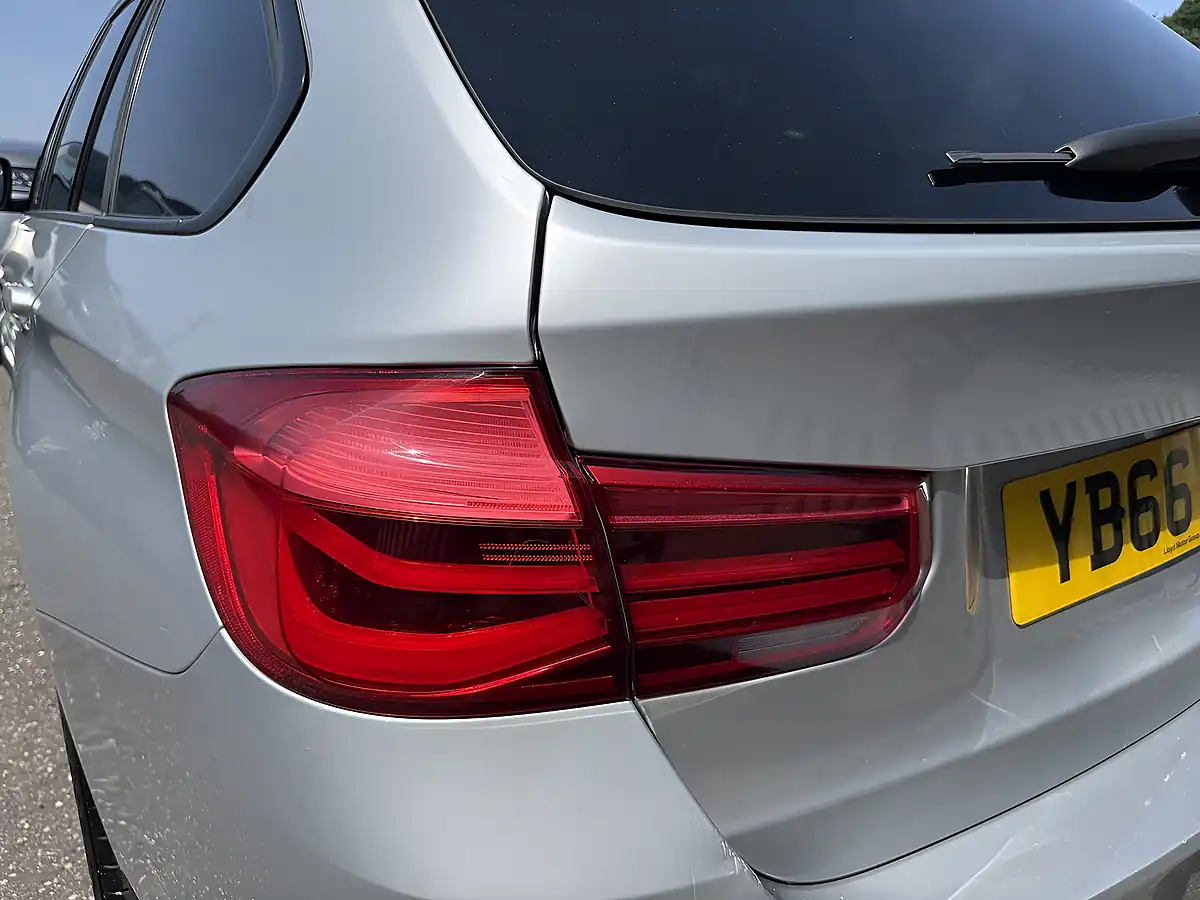 Used 2017 BMW 3 Series Sport Glacier Silver - Interior and Exterior details 8
