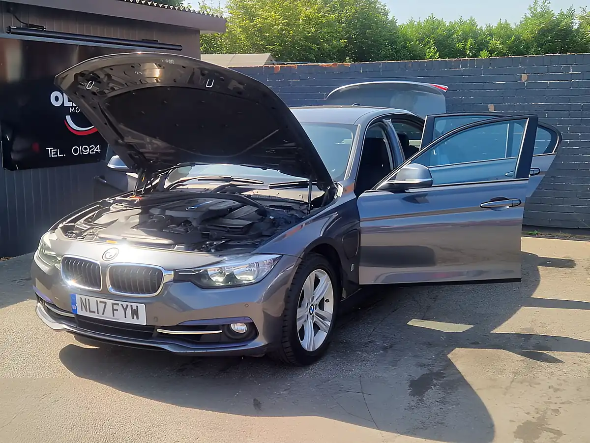 Used 2017 BMW 3 Series Sport Grey - Interior and Exterior details 10