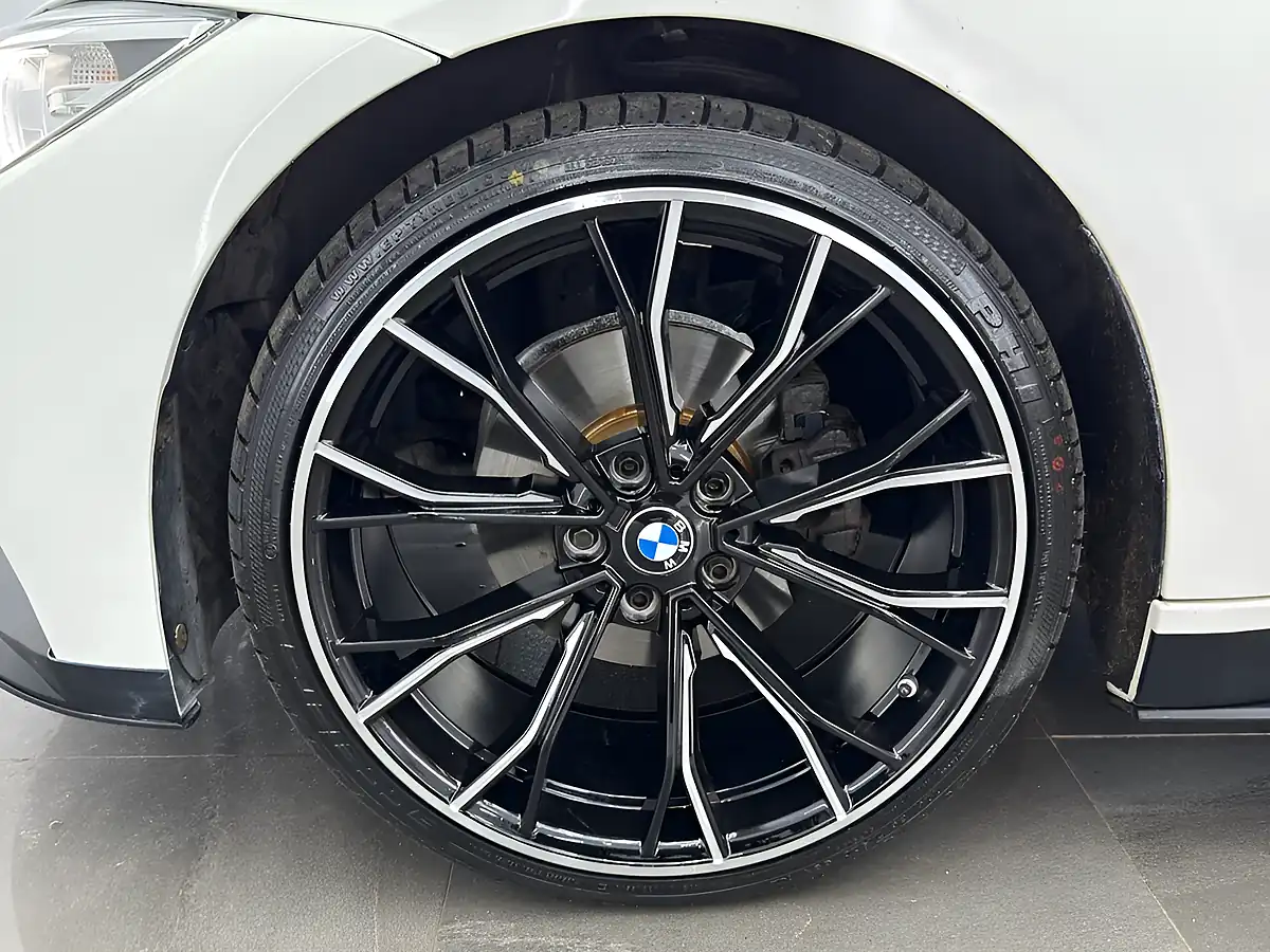 Used 2017 BMW 4 Series Gran Coupe M Sport Alpine White - Interior and Exterior details 10
