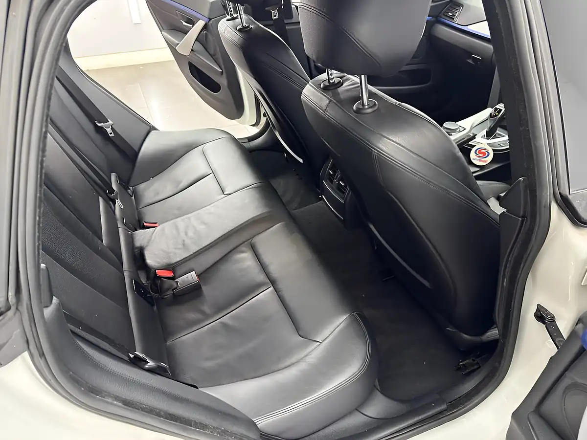 Used 2017 BMW 4 Series Gran Coupe M Sport Alpine White - Interior and Exterior details 13