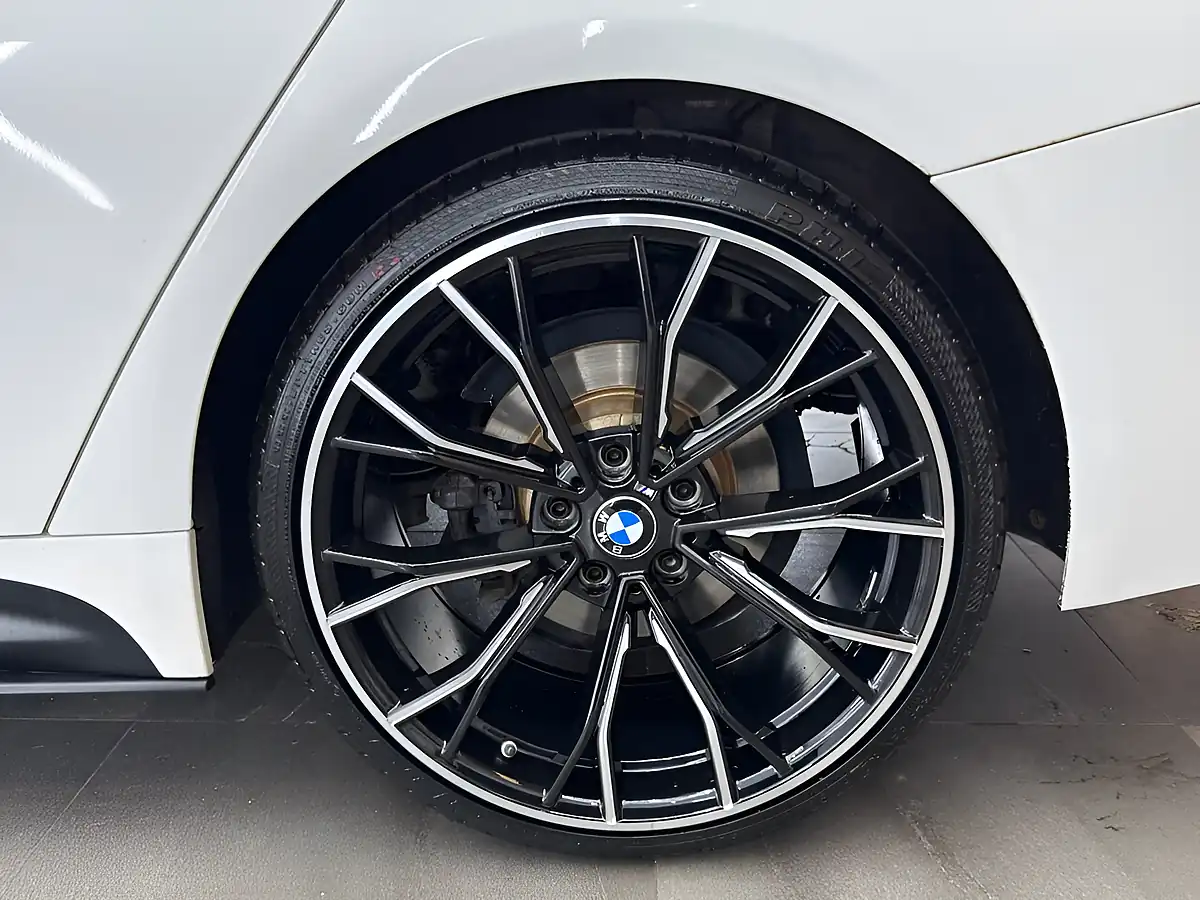 Used 2017 BMW 4 Series Gran Coupe M Sport Alpine White - Interior and Exterior details 9