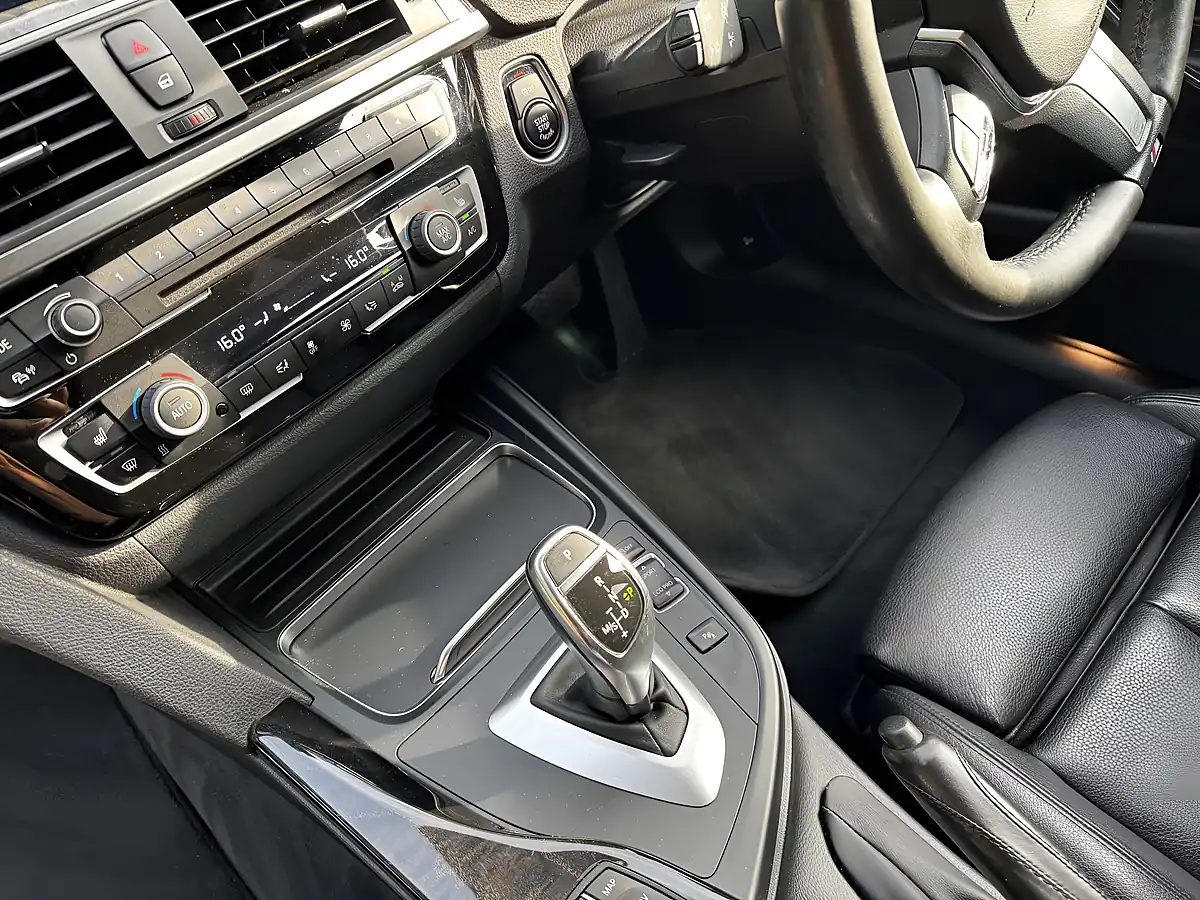 Used 2017 BMW 4 Series Gran Coupe M Sport White - Interior and Exterior details 19