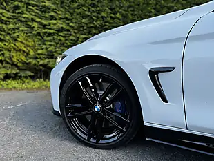 Used 2017 BMW 4 Series M Sport Alpine White - Interior and Exterior details 10