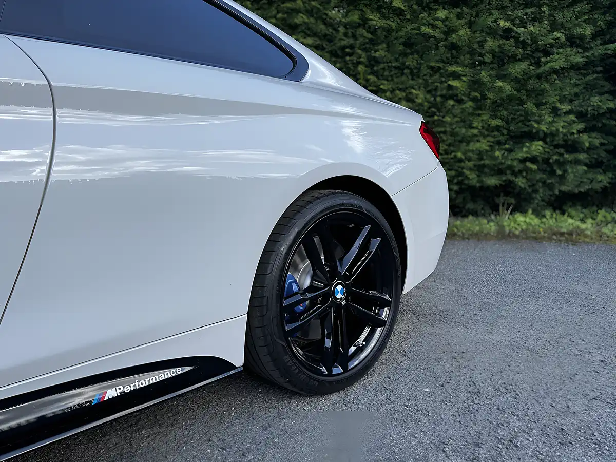Used 2017 BMW 4 Series M Sport Alpine White - Interior and Exterior details 11