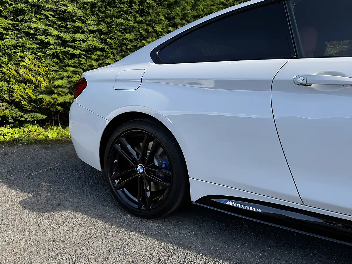 Used 2017 BMW 4 Series M Sport Alpine White - Interior and Exterior details 12