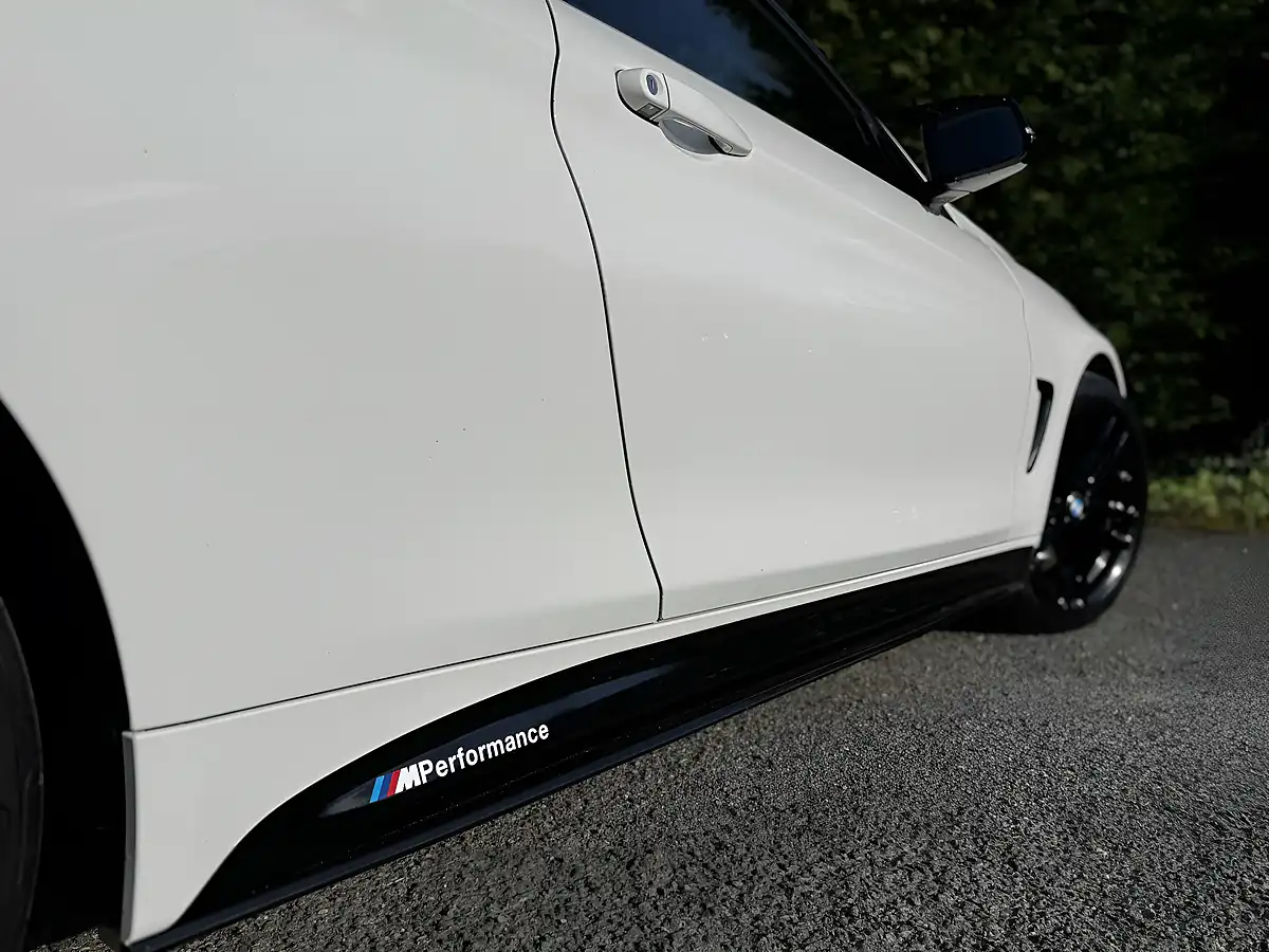 Used 2017 BMW 4 Series M Sport Alpine White - Interior and Exterior details 13