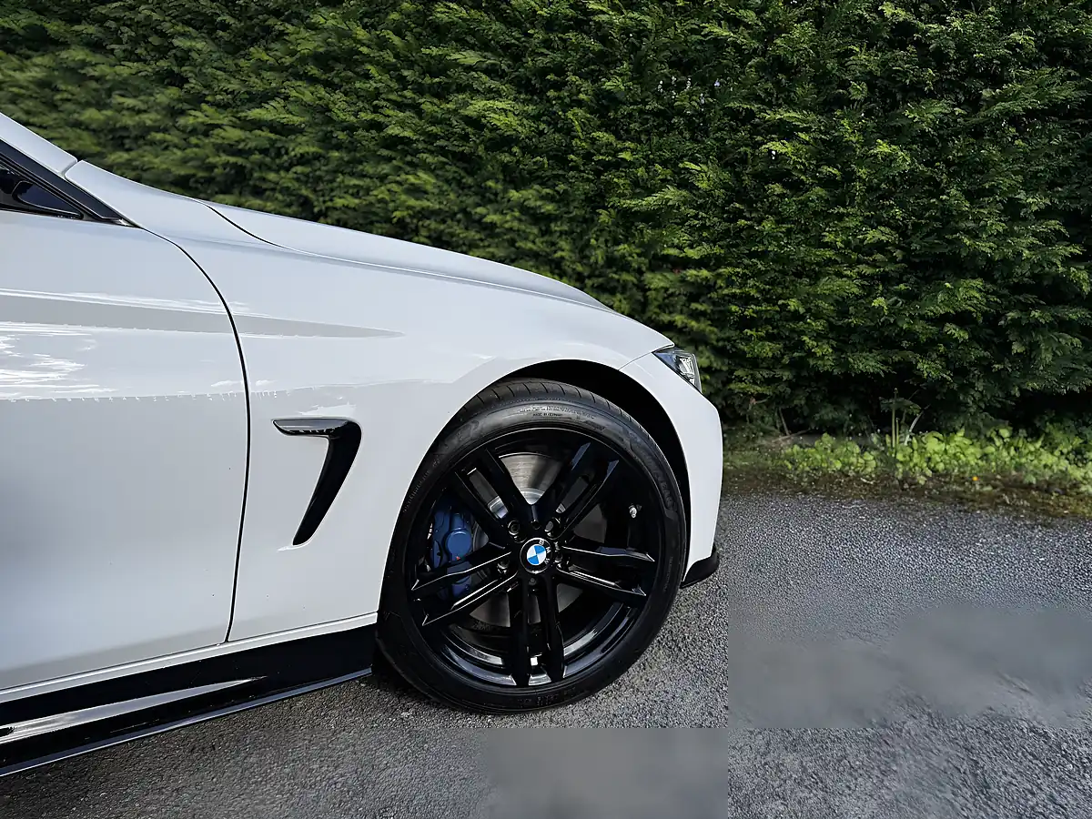 Used 2017 BMW 4 Series M Sport Alpine White - Interior and Exterior details 9