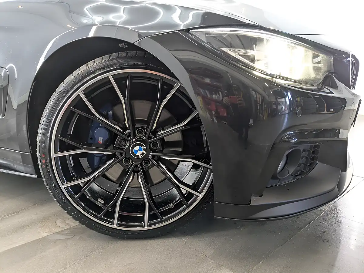 Used 2017 BMW 4 Series M Sport Black - Interior and Exterior details 2