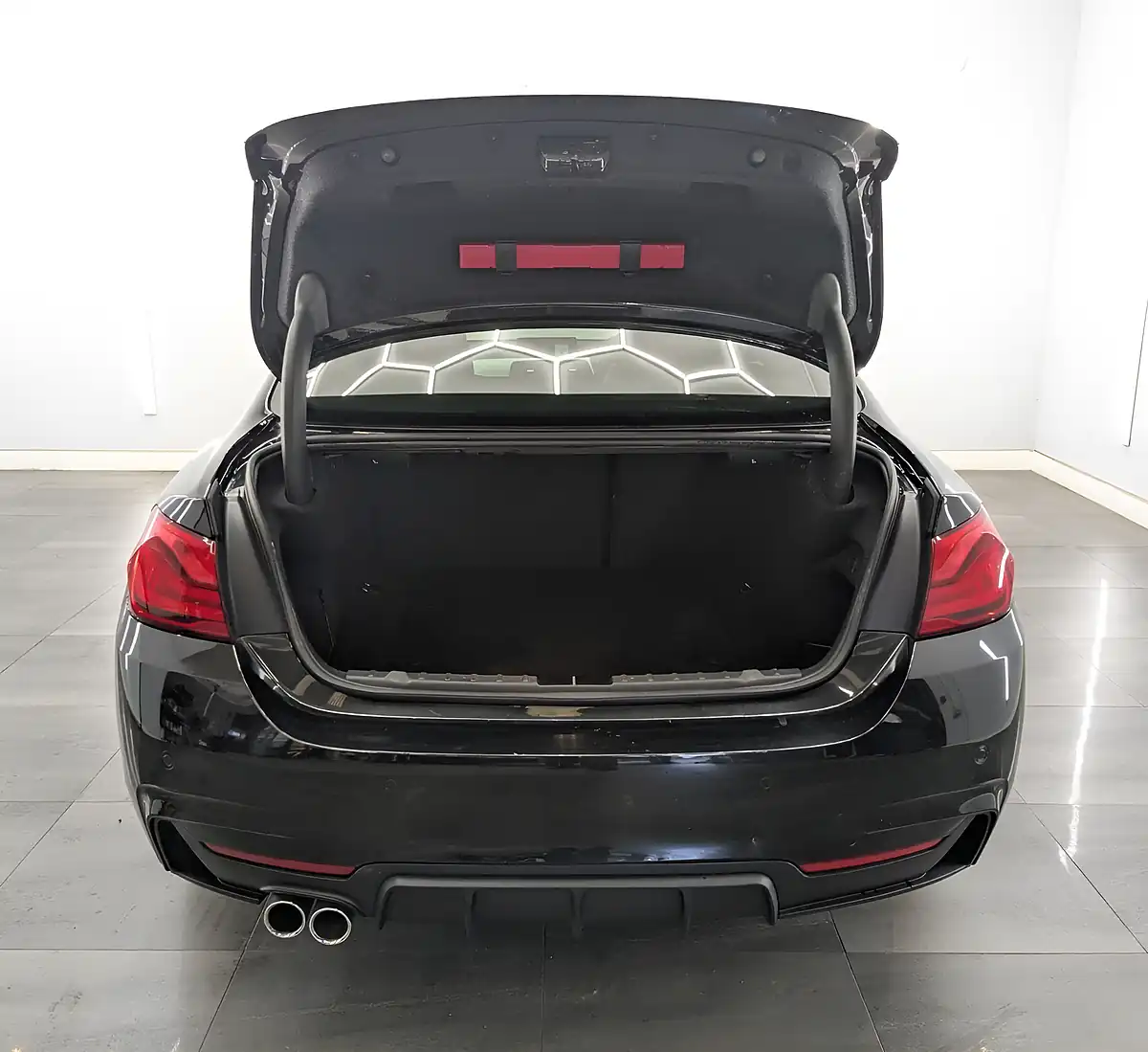 Used 2017 BMW 4 Series M Sport Black - Interior and Exterior details 9