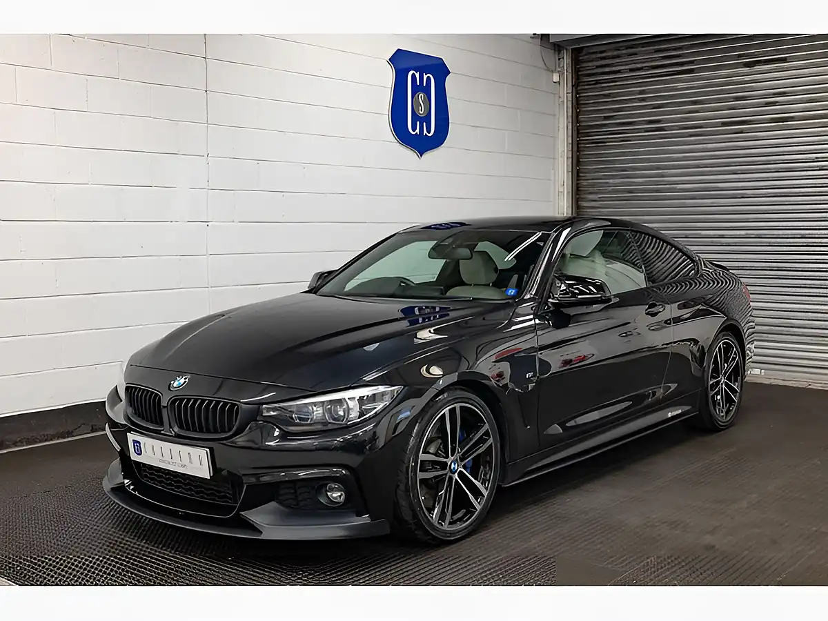 Used 2017 BMW 4 Series M Sport Black - Front View
