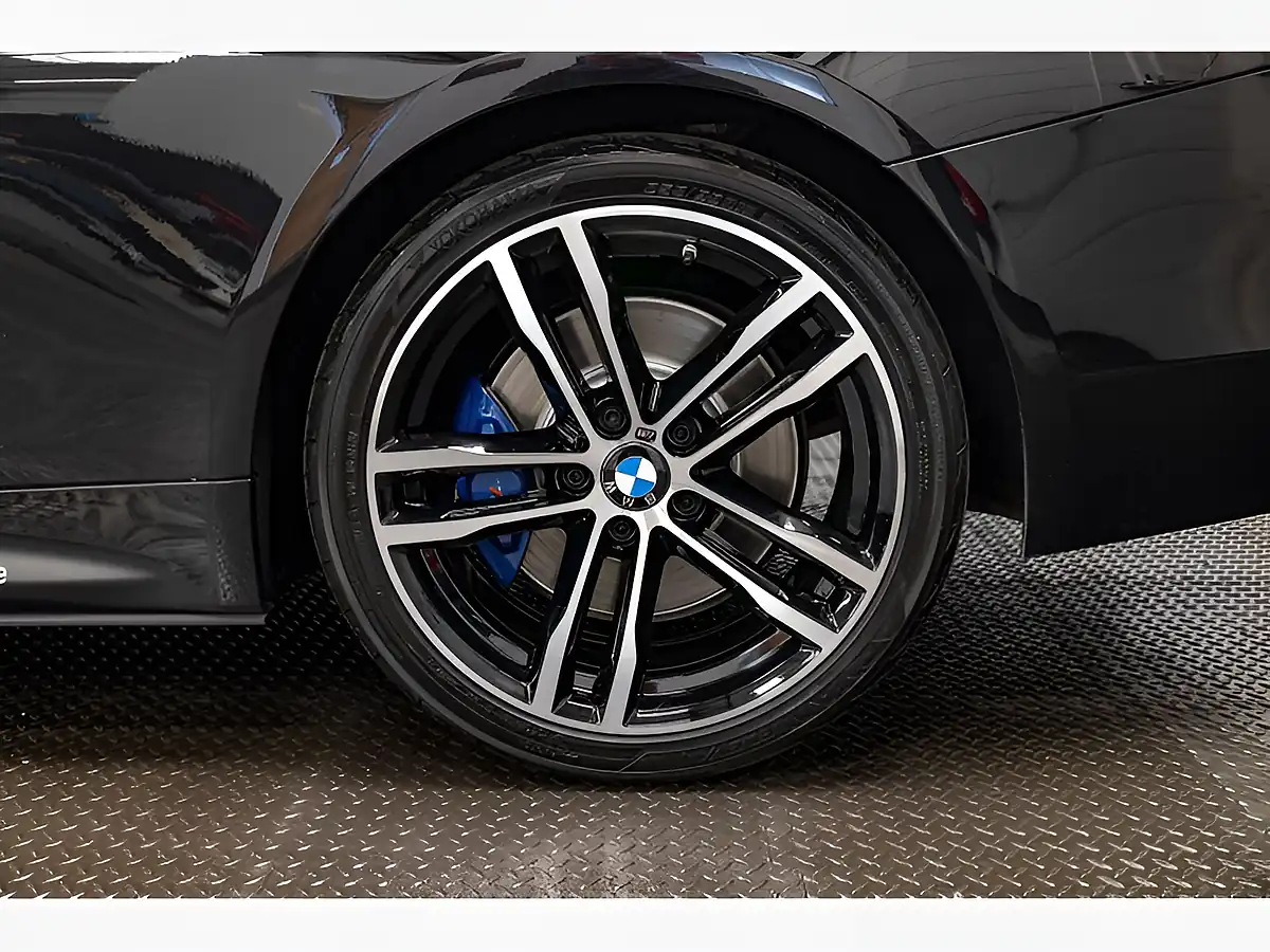 Used 2017 BMW 4 Series M Sport Black - Interior and Exterior details 8