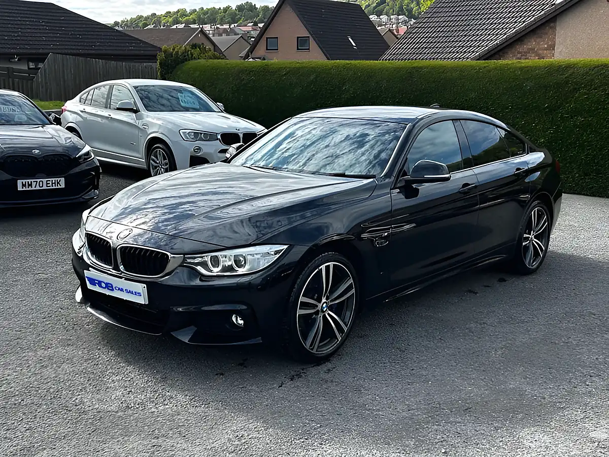 Used 2017 BMW 4 Series M Sport Black Sapphire - Front View