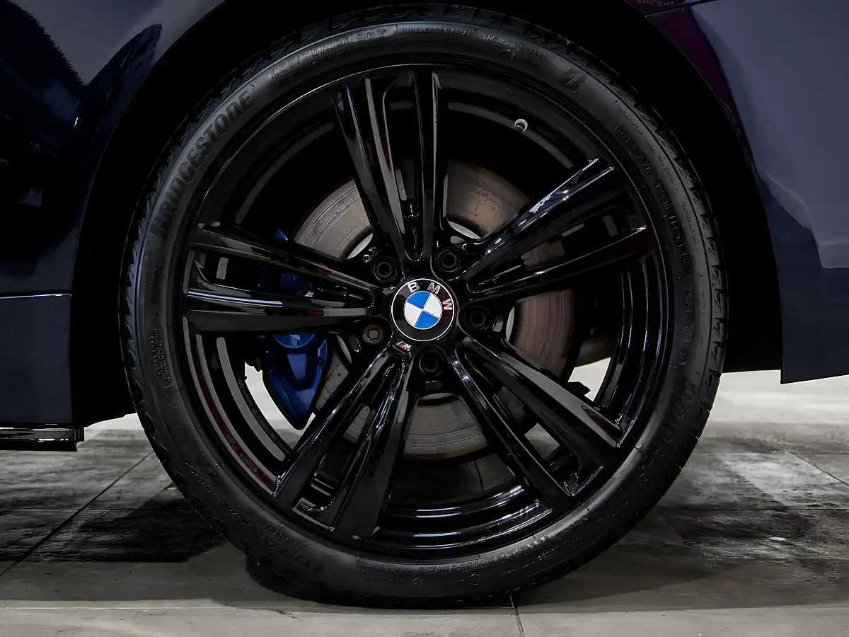Used 2017 BMW 4 Series M Sport Blue - Interior and Exterior details 10