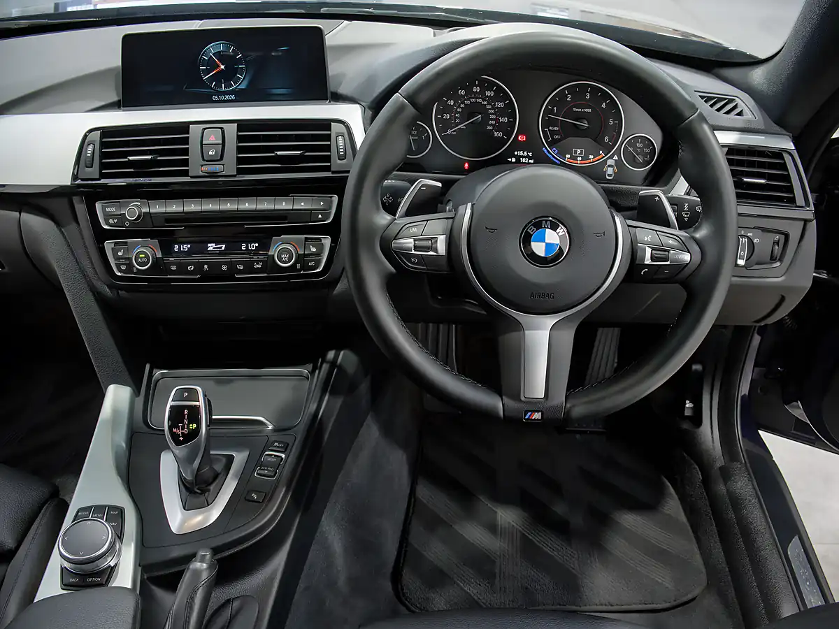 Used 2017 BMW 4 Series M Sport Blue - Interior and Exterior details 13