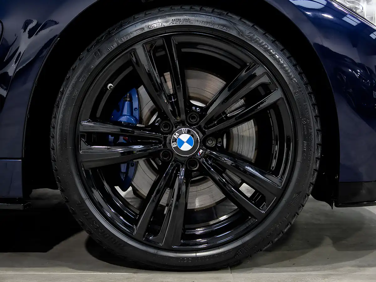 Used 2017 BMW 4 Series M Sport Blue - Interior and Exterior details 9