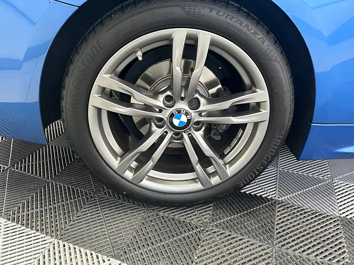 Used 2017 BMW 4 Series M Sport Blue - Interior and Exterior details 10